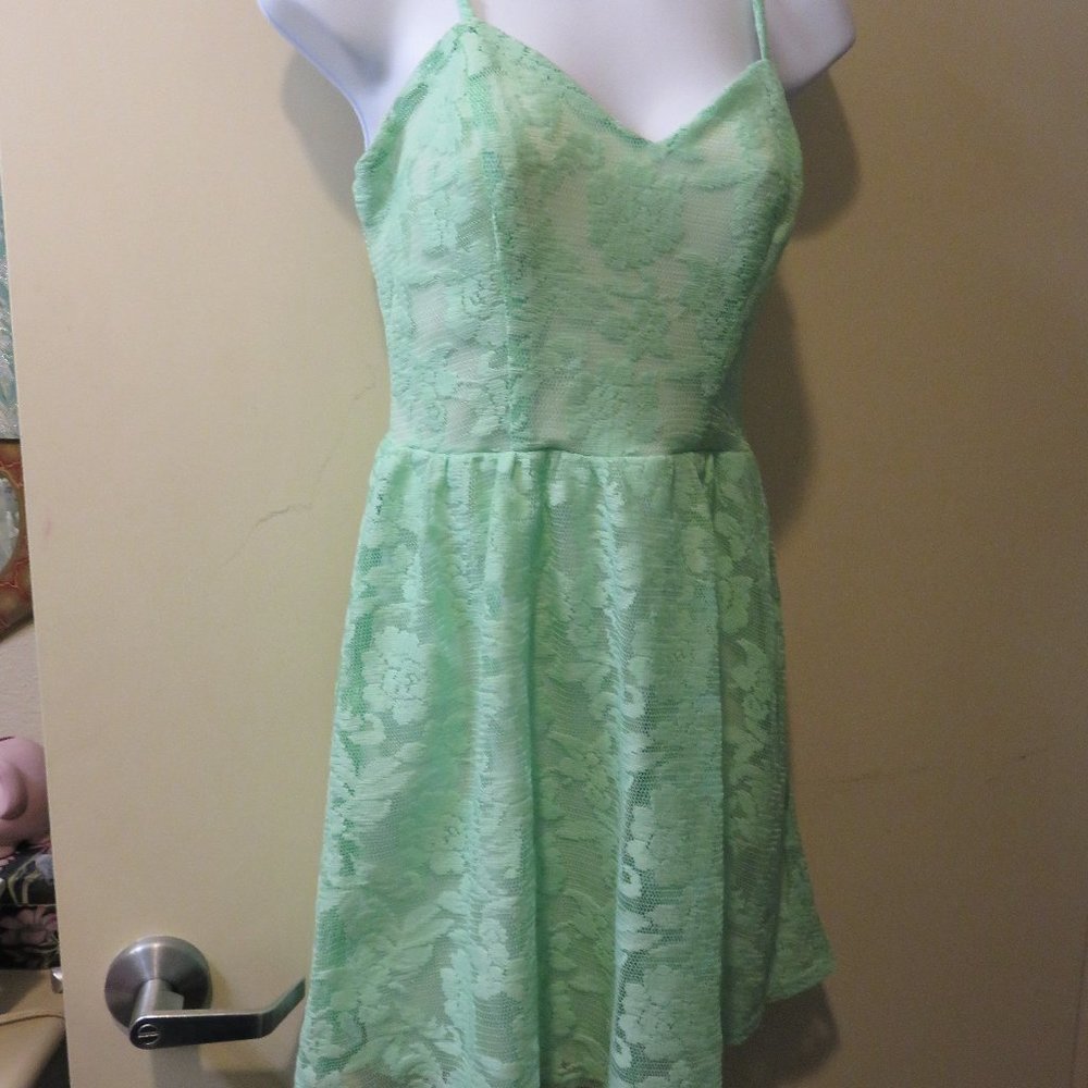 SEAFOAM GREEN SOCIALITE DRESS/ SIZE MEDIUM JUNIOR